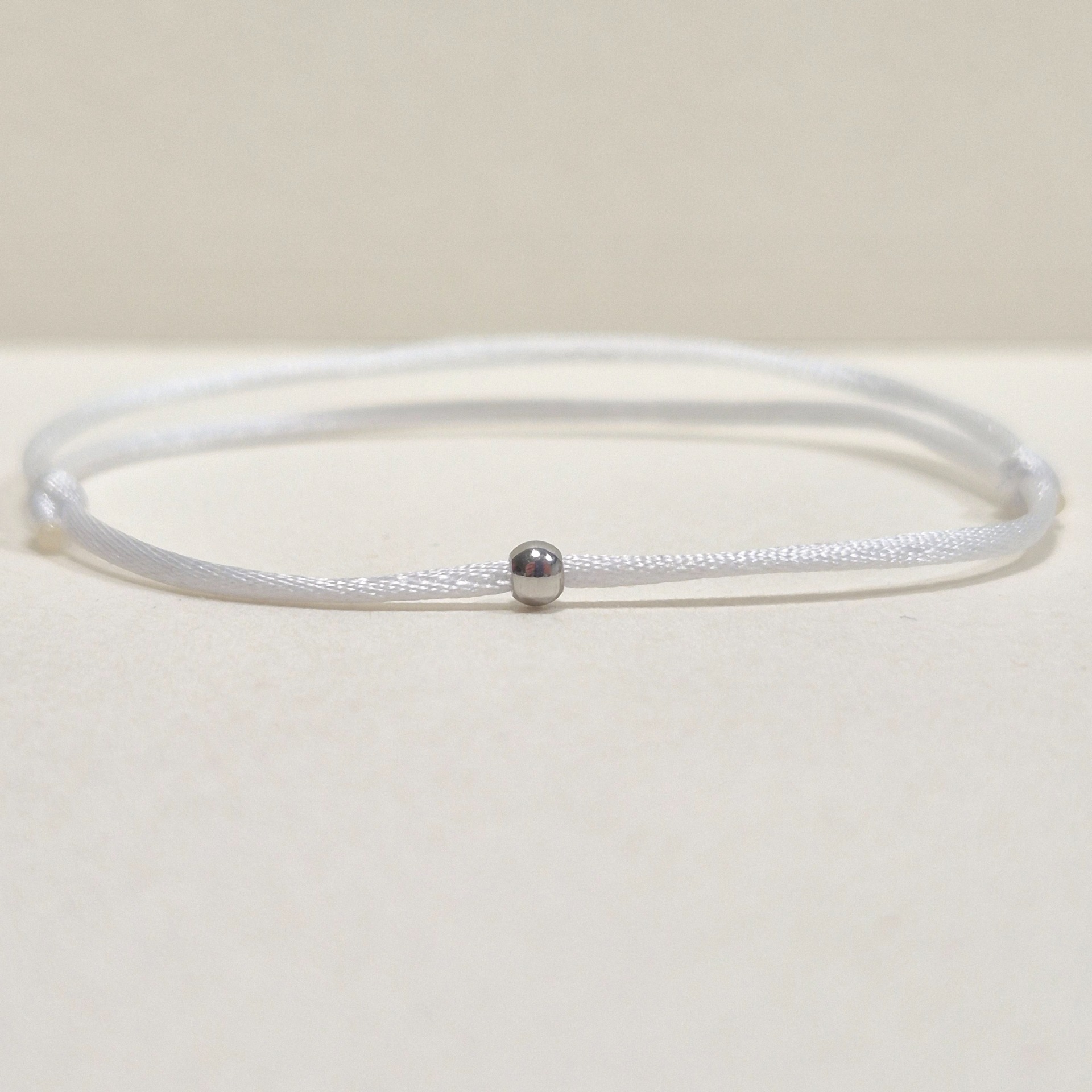 Šňůrkový náramek 