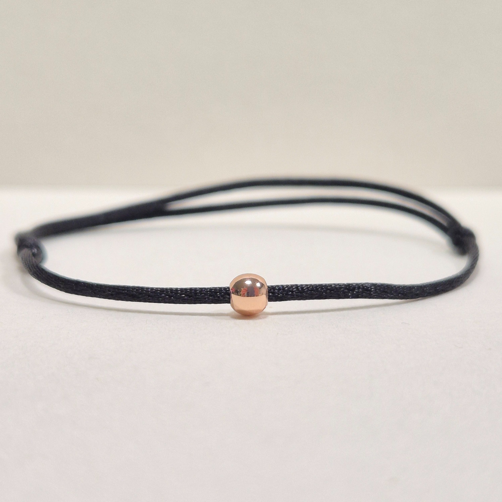 Šňůrkový náramek 