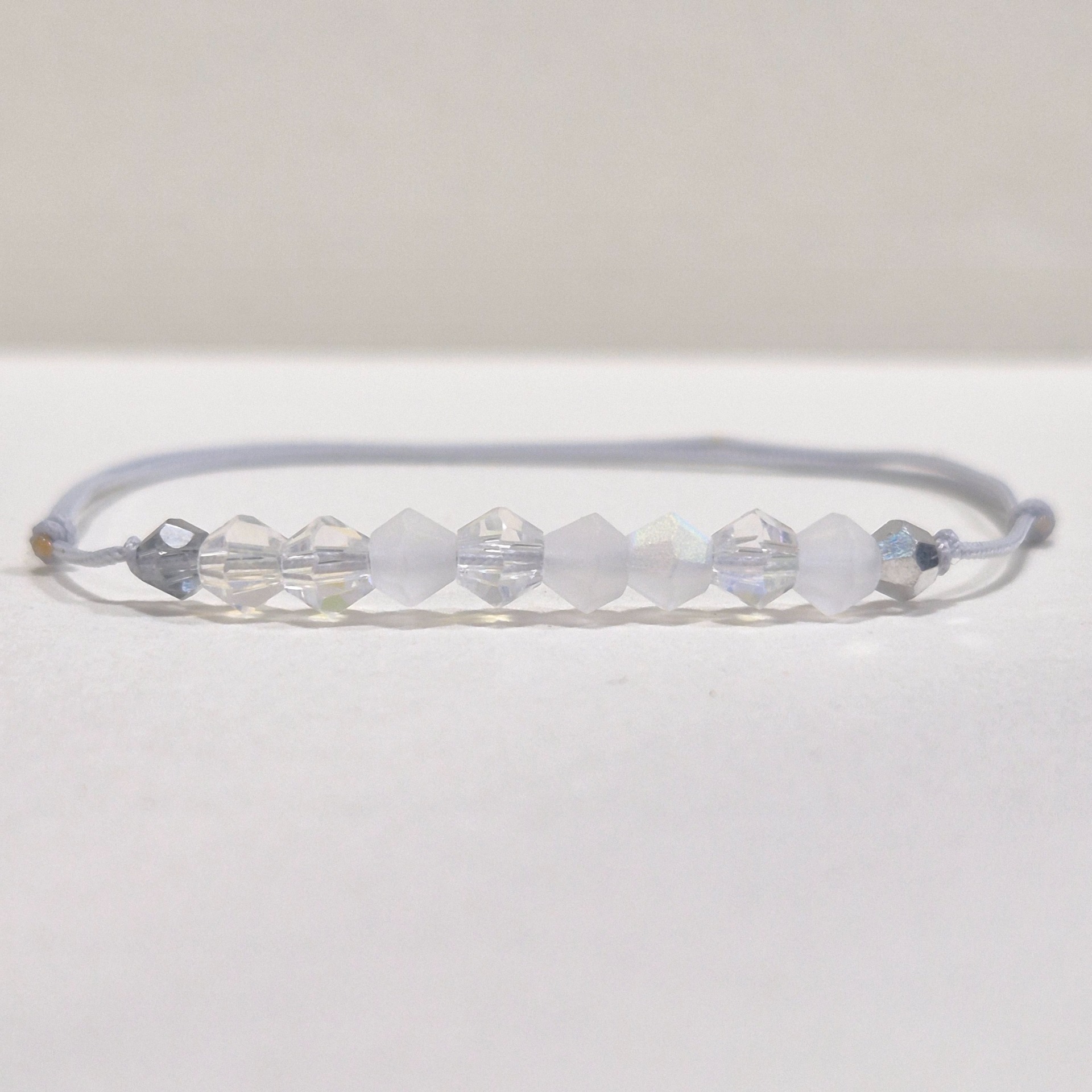 Šňůrkový náramek 